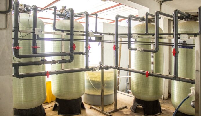 Hệ thống làm mềm nước: Cấu tạo, nguyên lý hoạt động và ứng dụng