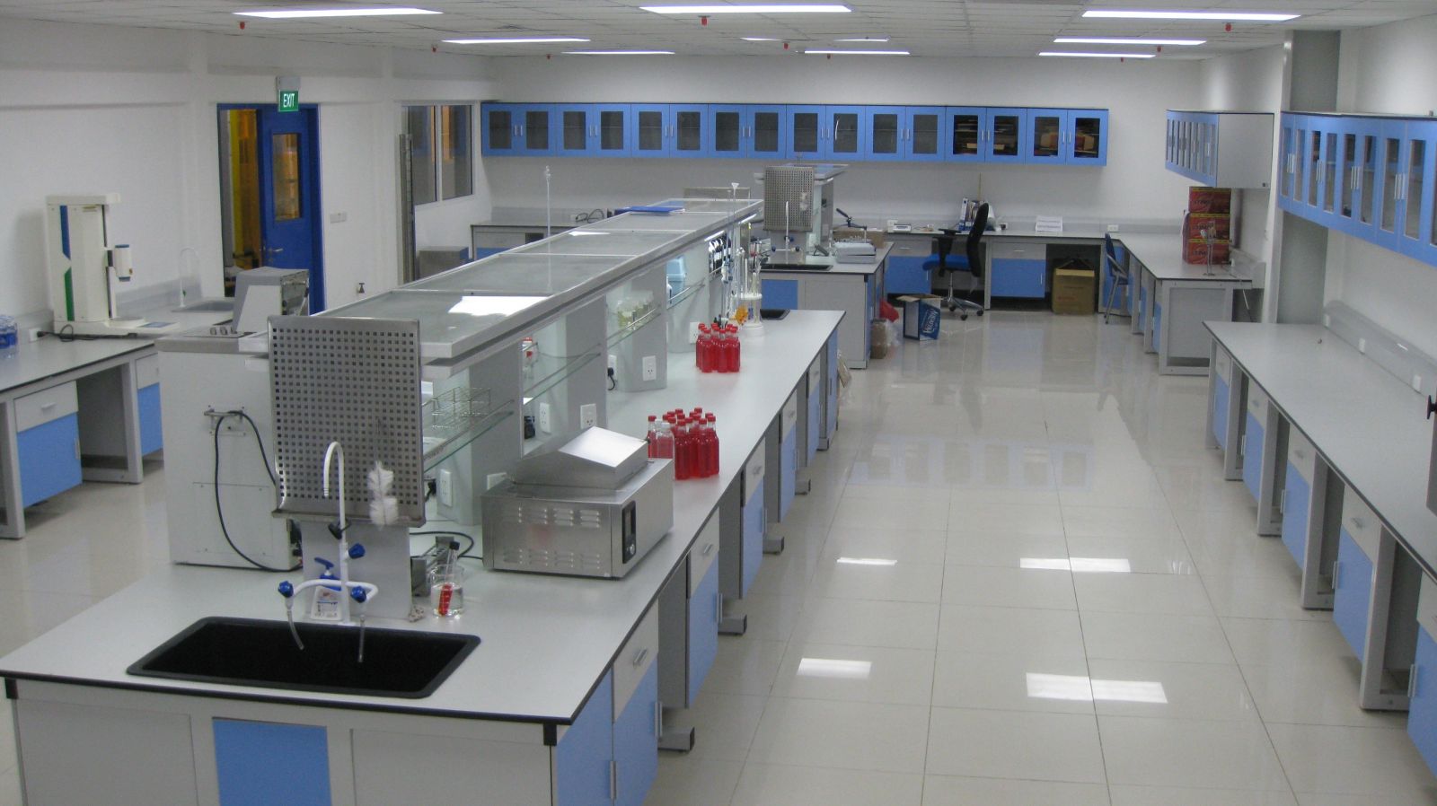 Hệ thống xử lý nước thải phòng thí nghiệm tiêu chuẩn